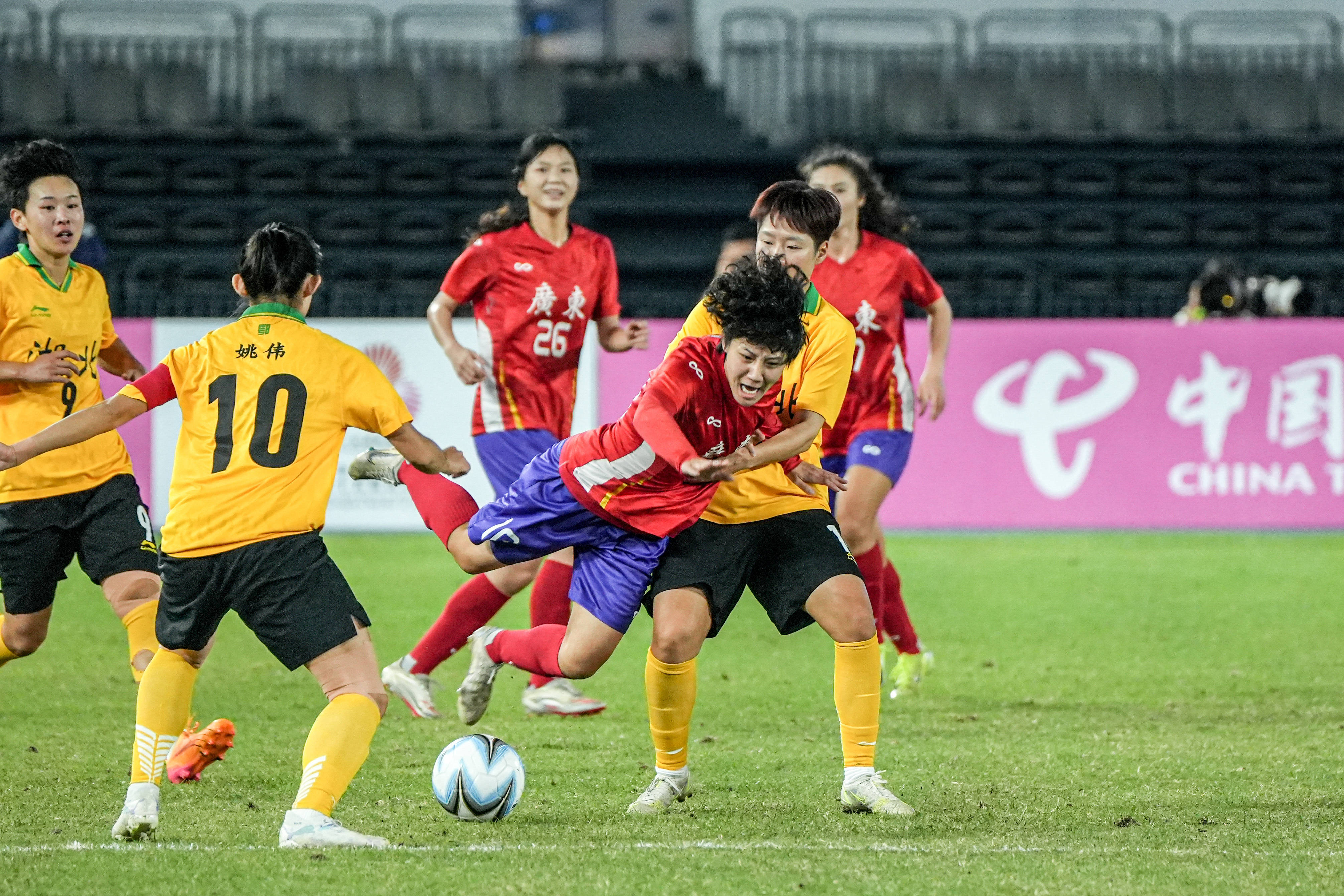 bet365体育团队-哥伦比亚选手遭遇点球大战惜败