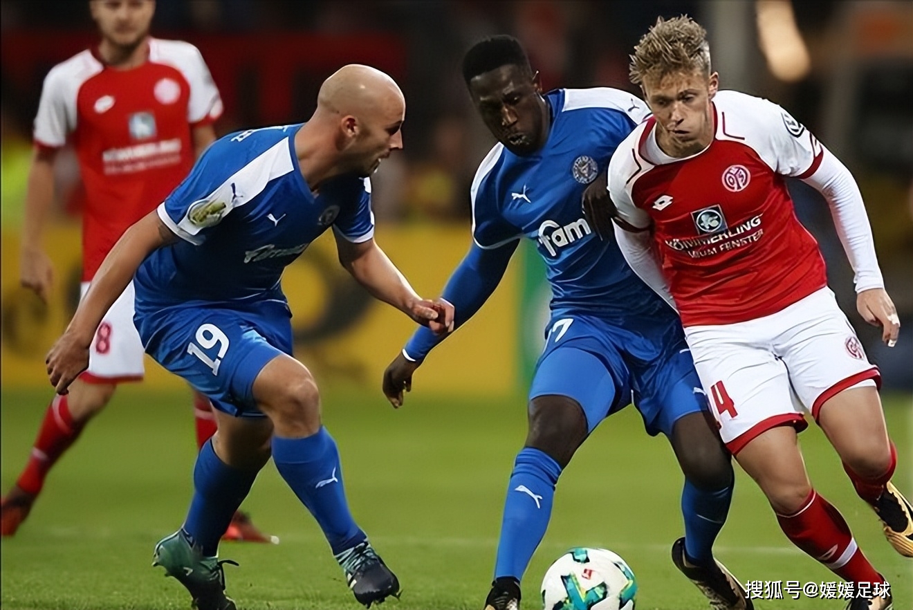 bet365直播中心-柏林赫塔客场逆转，展现冲击奖杯决心的简单介绍