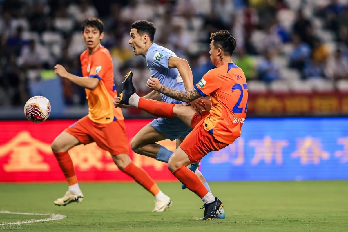 bet365公司-足球赛场上精彩纷呈,一幕接一幕的扣人心弦是什么